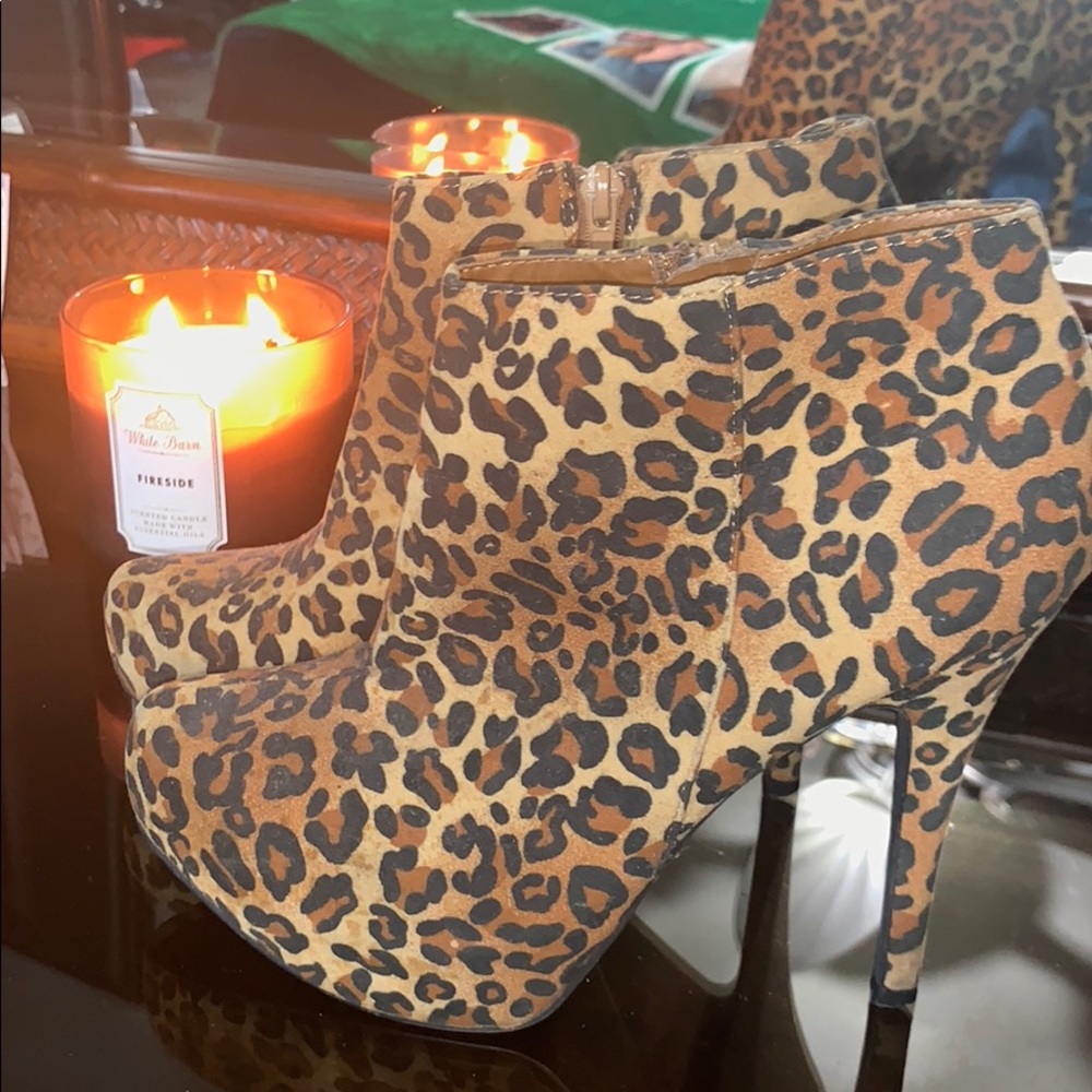 Leopard print Booties